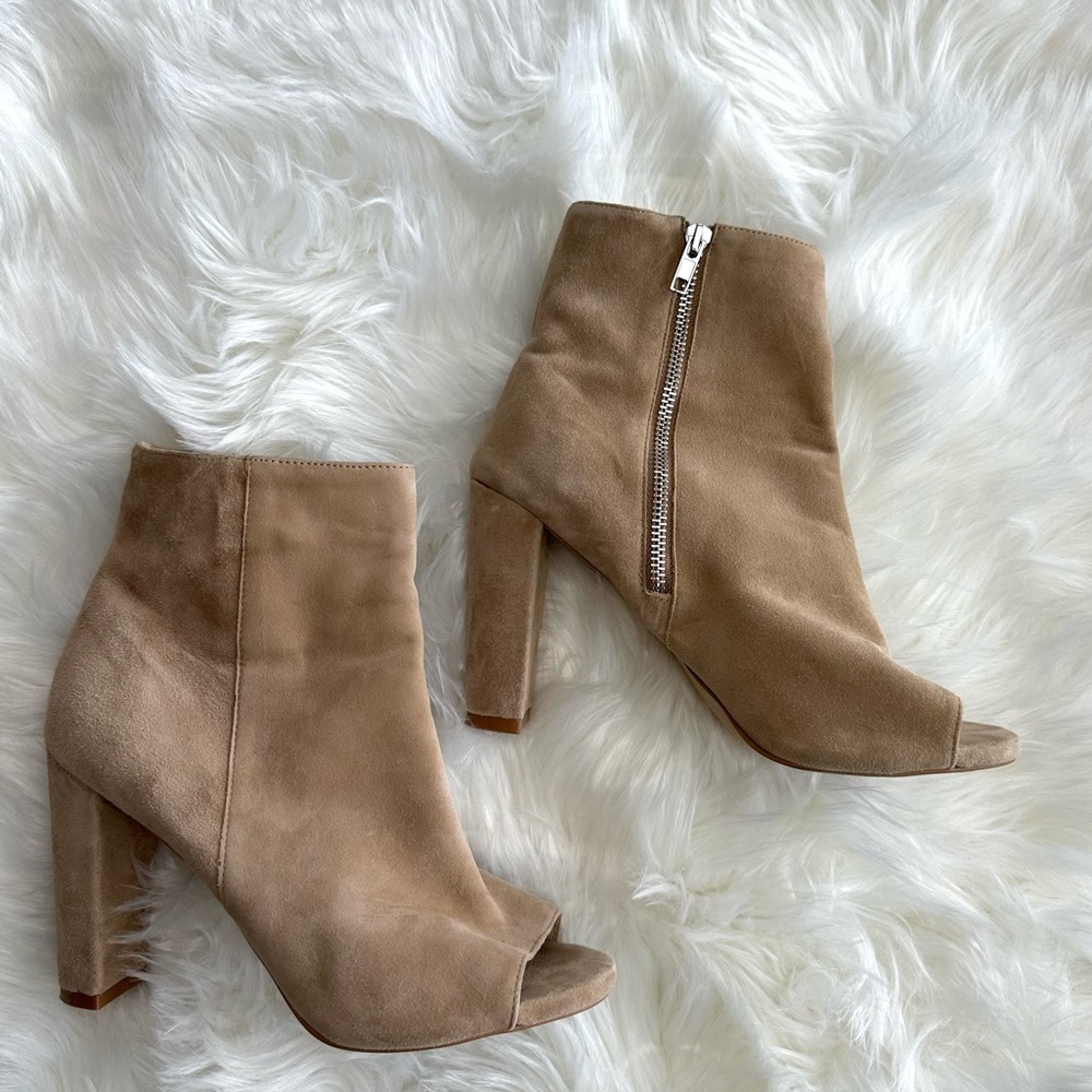 Steve Madden Manzzo Suede Block Heel Peep Toe Bootie in Sand Womens 10 EUC - Picture 4 of 13